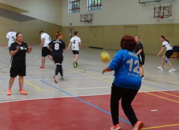 SiB Frauen in der Deckung