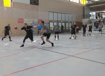 Waldemar hat den Ball erobert und stürmt vorwärts