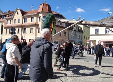 Hoch der Maibaum